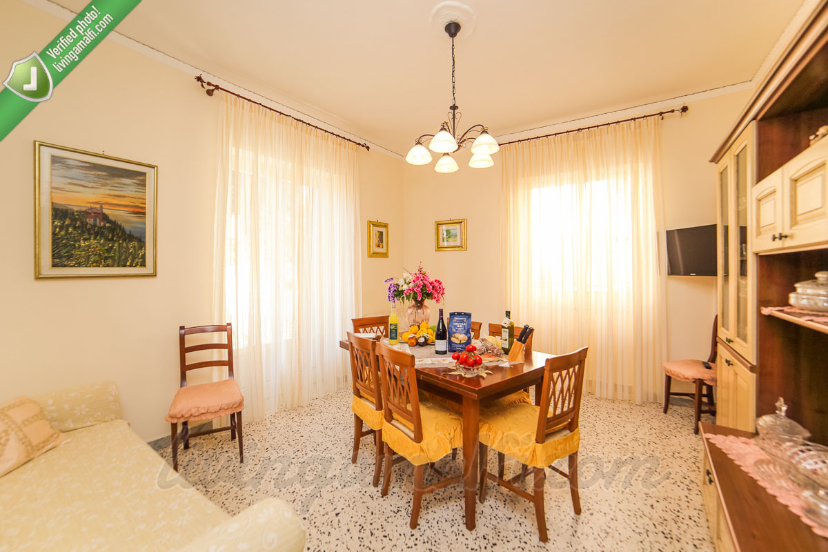 Roses - Apartment in Amalfi