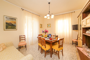 Roses - Apartment in Amalfi